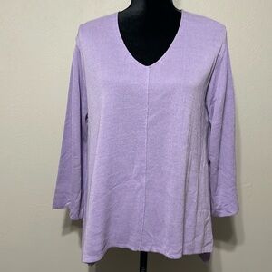 Libra lavender V-neck sweater, 3/4 sleeve, handkerchief/shark bite hem, Large
